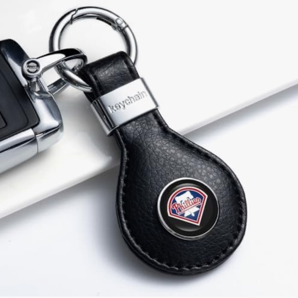 New Phillies 2pk Leather Car Keychain and Lanyard - Picture 3 of 4